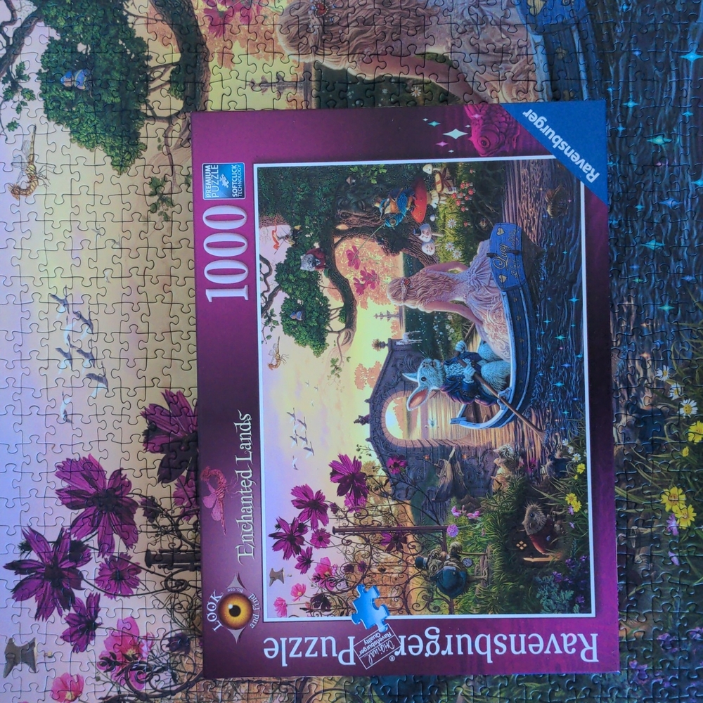 Ravensburger Puzzle Enchanted Lands Look and Find 1000 pieces